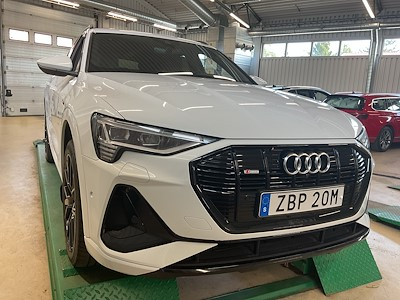 Audi E-TRON 55 quattro S line Advanced Svart Optik Drag Pano