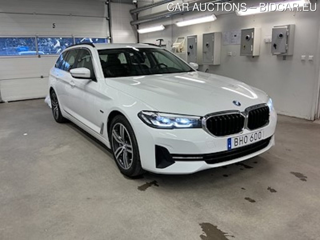 BMW Series 5 530e Touring xDrive Connected Edit Skinn Kamera Drag Navi