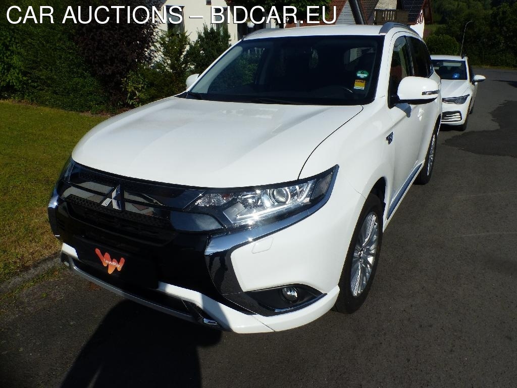 Mitsubishi Outlander 2.4 4WD PLUG-IN HYBRID, 2020