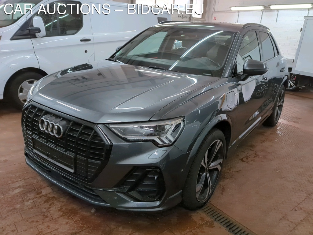 Audi Q3 45 TFSIE S TRONIC S line, 2021