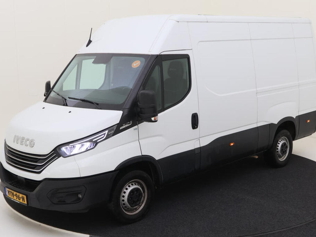 Iveco Daily 35S14V 2.3 137PK AUT 352L H3 CAMERA TREKHAAK, 2023