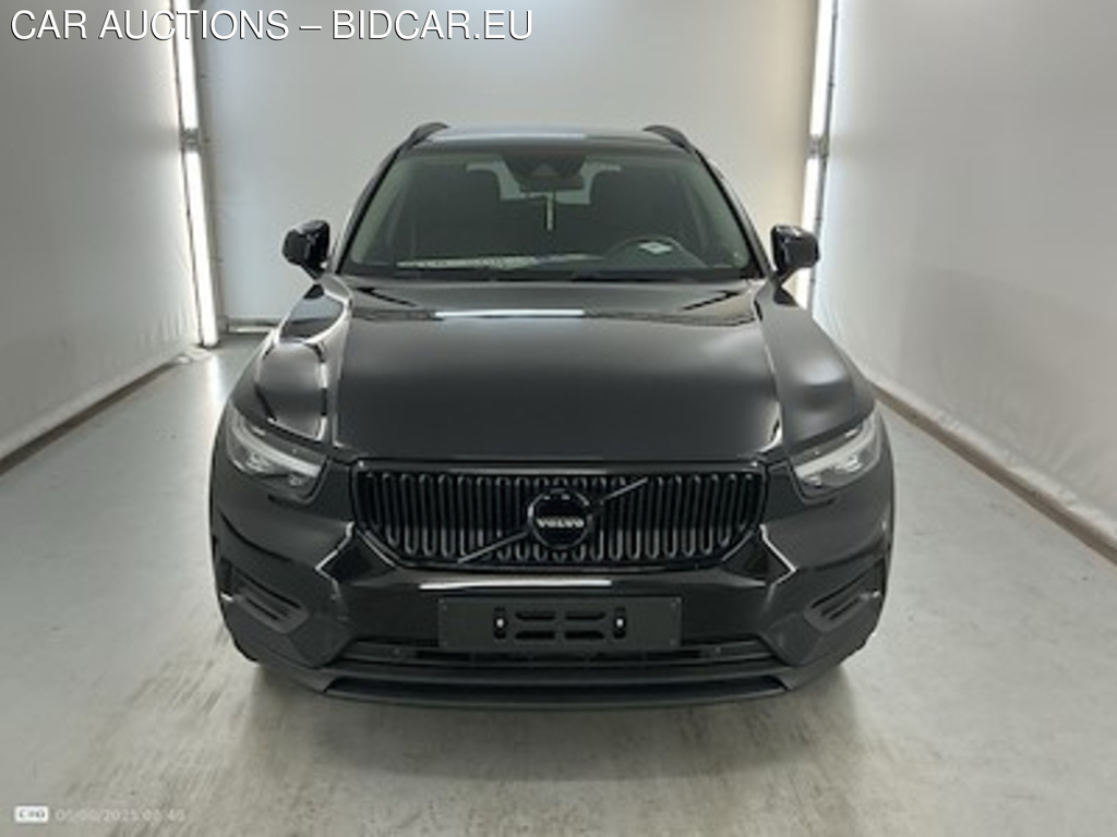 Volvo XC40 1.5 T2 MOMENTUM CORE Black Edition