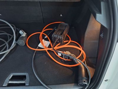Peugeot E-2008 E-2008 50 KWH GT, 2021