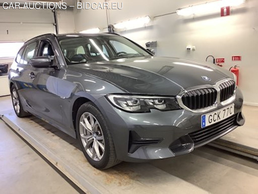 BMW Series 3 330e Touring xDrive Sport Line