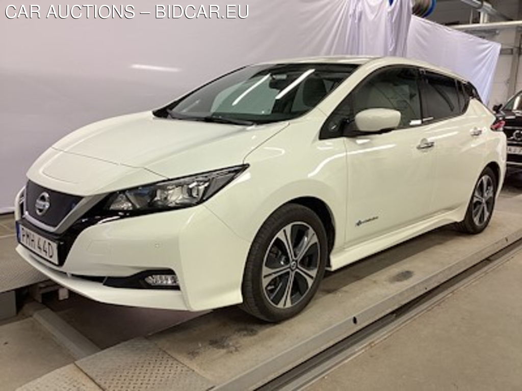 Nissan LEAF 40 kWh Tekna Skinn Kamera Navi