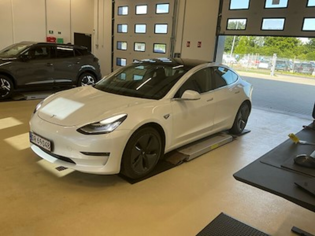 Tesla Model 3 Long Range 4wd Auto UA!