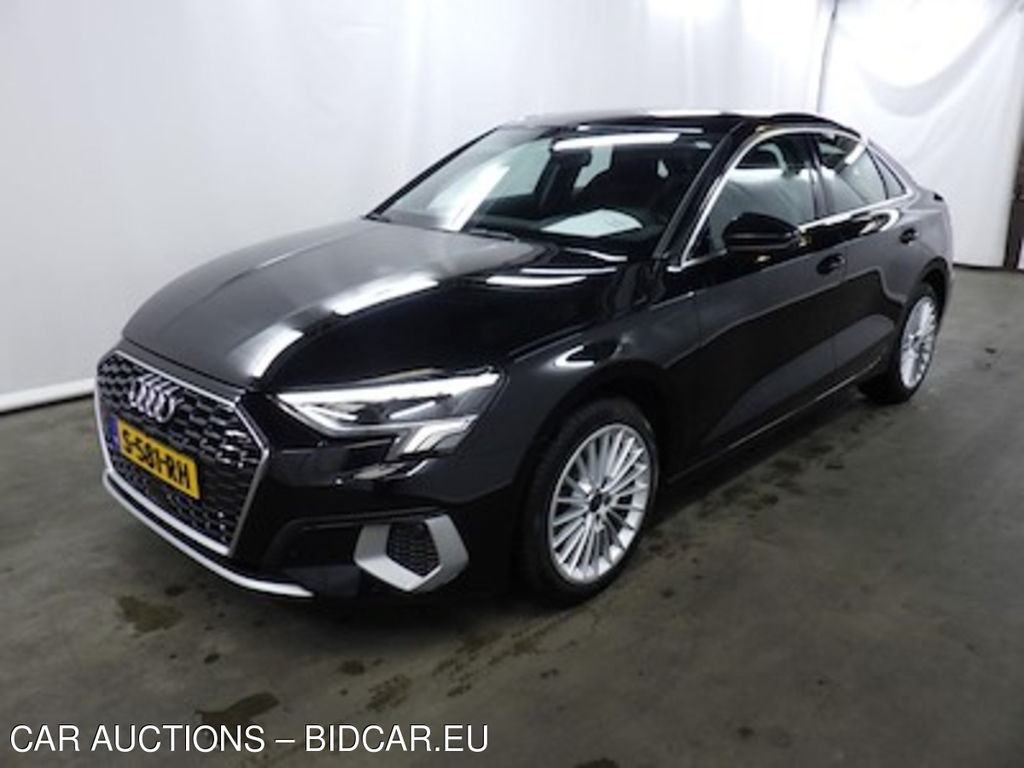 Audi A3 limousine 30 TFSI S tronic Advanced edition 4d