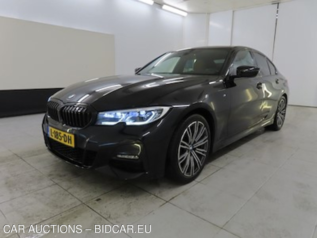 BMW 3 serie sedan 318iA Business Edition Plus M Sport 4d