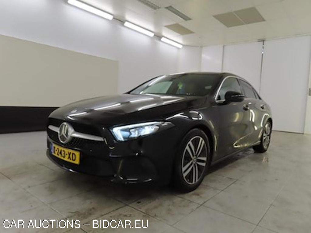 Mercedes-Benz A-klasse limousine A 180 7G-DCT Business Solution Luxury 4d