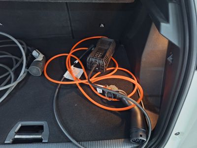Peugeot E-2008 E-2008 50 KWH GT, 2021
