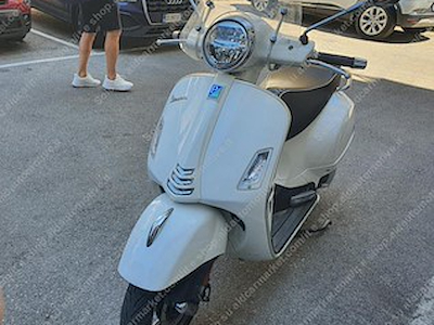 Piaggio vespa gts 300 hpe super -