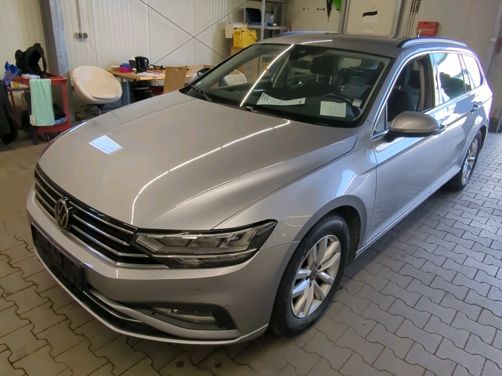 Volkswagen Passat VARIANT 1.5 TSI OPF DSG Business, 2021