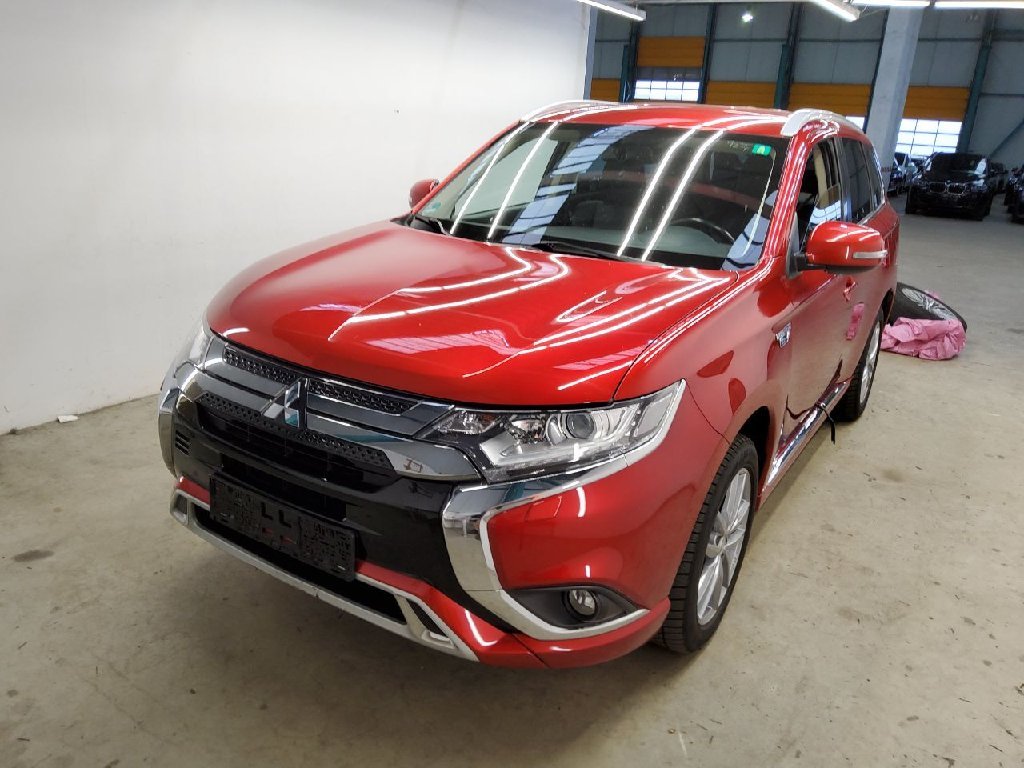 Mitsubishi Outlander 2.4 4WD PLUG-IN HYBRID Diamant, 2020