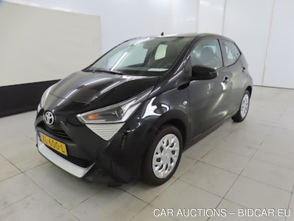 Toyota Aygo 1.0 VVT-i ActieAuto x-play APL