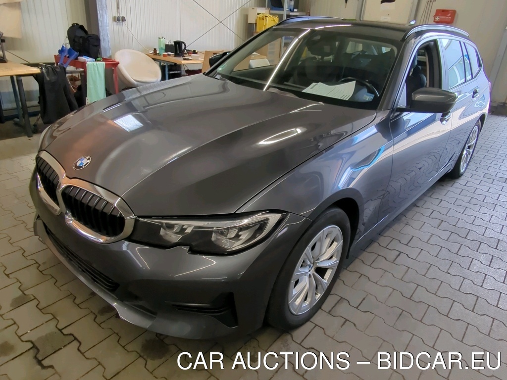 BMW 318D TOURING Advantage, 2021