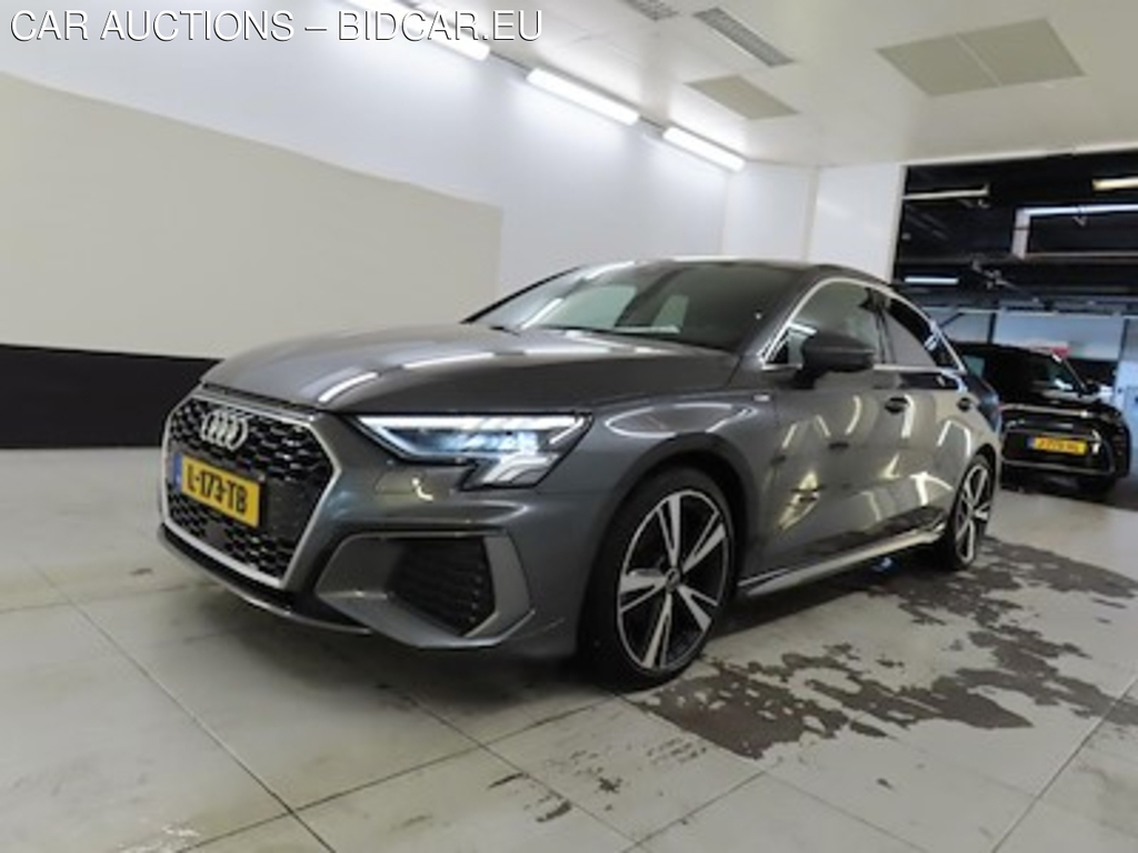 Audi A3 limousine 30 TFSI S tronic S edition 4d
