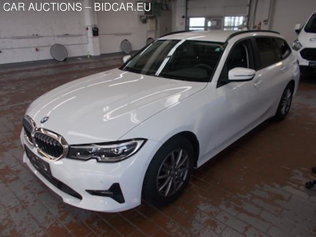 BMW Series 3 2.0 318D TOURING A ADVANTAGE