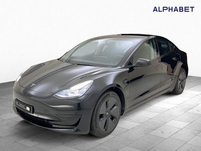 Tesla Model 3 Standard Reichweite Plus Hinterradantrieb, 2022