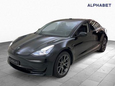 Tesla Model 3 Standard Reichweite Plus Hinterradantrieb, 2022
