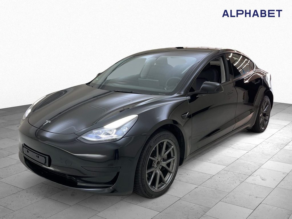 Tesla Model 3 Standard Reichweite Plus Hinterradantrieb, 2022