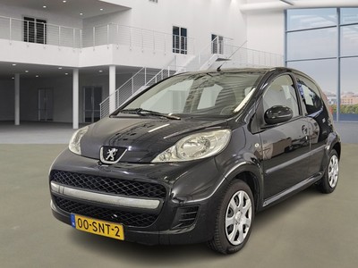 Peugeot 107 1.0-12V XS, 2011