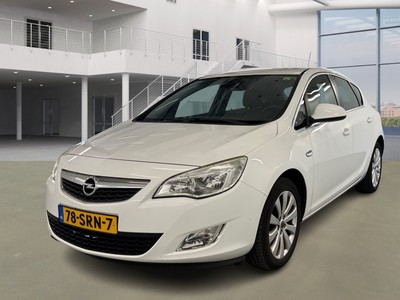 Opel Astra 1.4 COSMO, 2011
