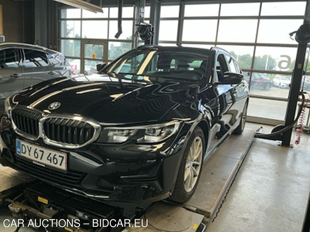 BMW 3 serie 2.0 320D CONNECTED TOURING AUTO SW UA!
