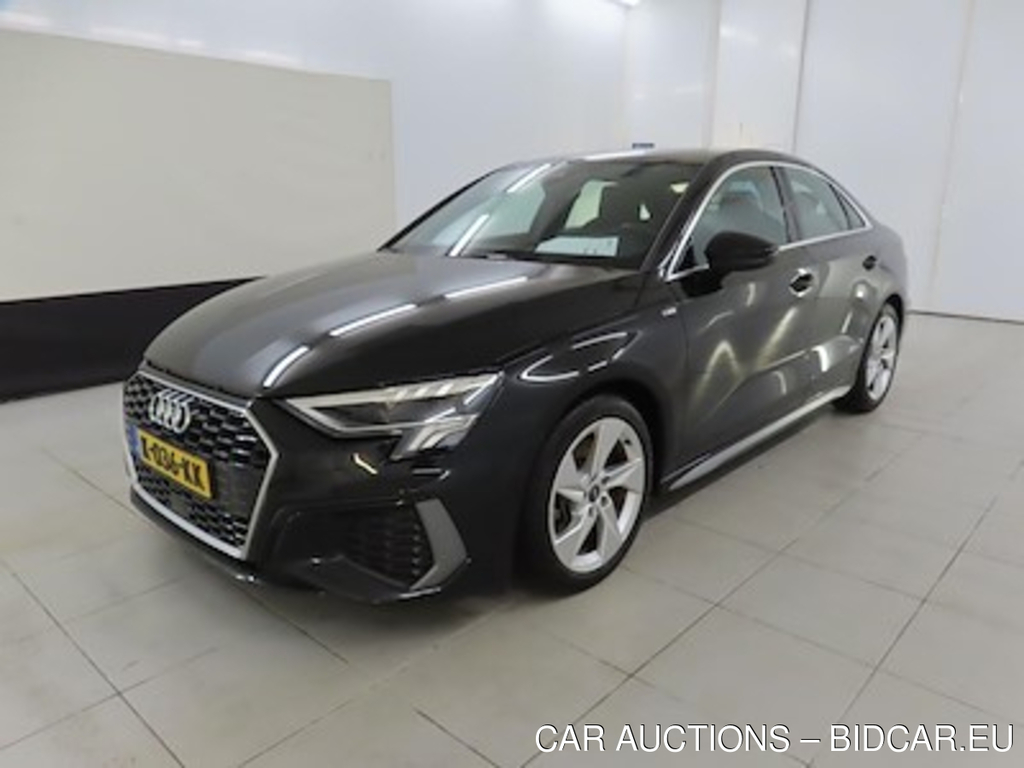 Audi A3 limousine 35 TFSI S tronic S edition 4d