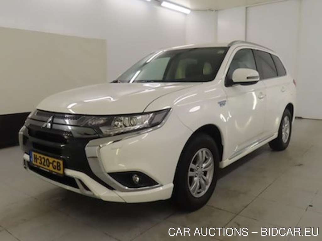 Mitsubishi Outlander PHEV Pure 5d