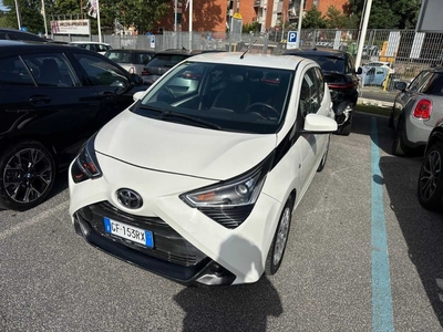 Toyota AYGO CONNECT 1.0 VVT-i x-cool, 2021