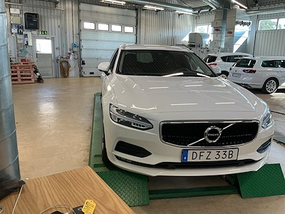 Volvo V90 D4 AWD Momentum Advanced VOC