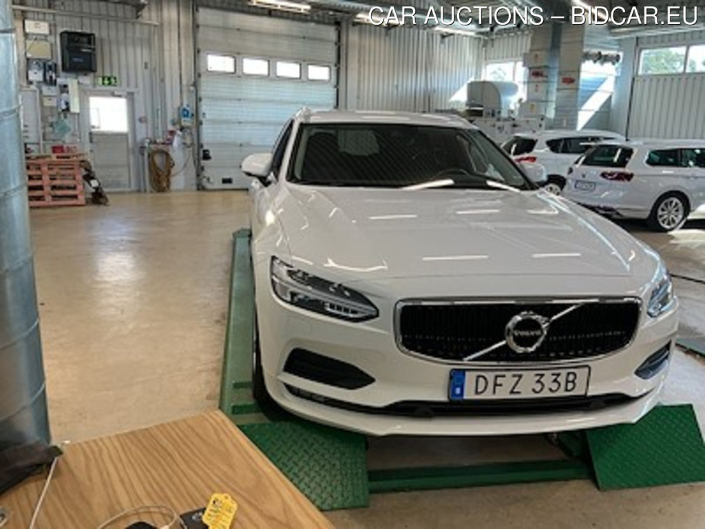 Volvo V90 D4 AWD Momentum Advanced VOC