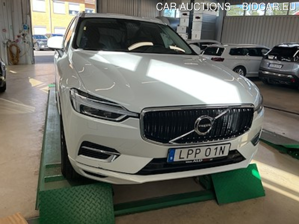 Volvo XC60 T8 AWD Momentum Momentum Advanced Edt VOC Drag Pano