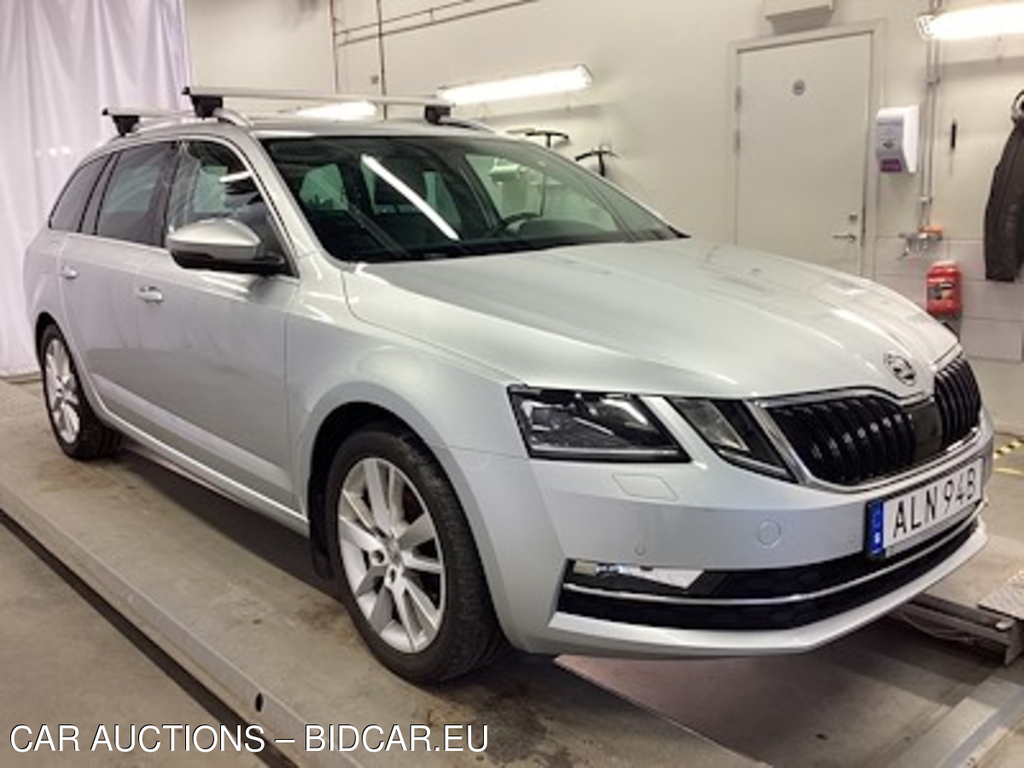Skoda Octavia Kombi 1.5 TSI Style Drag Kamera Varmare