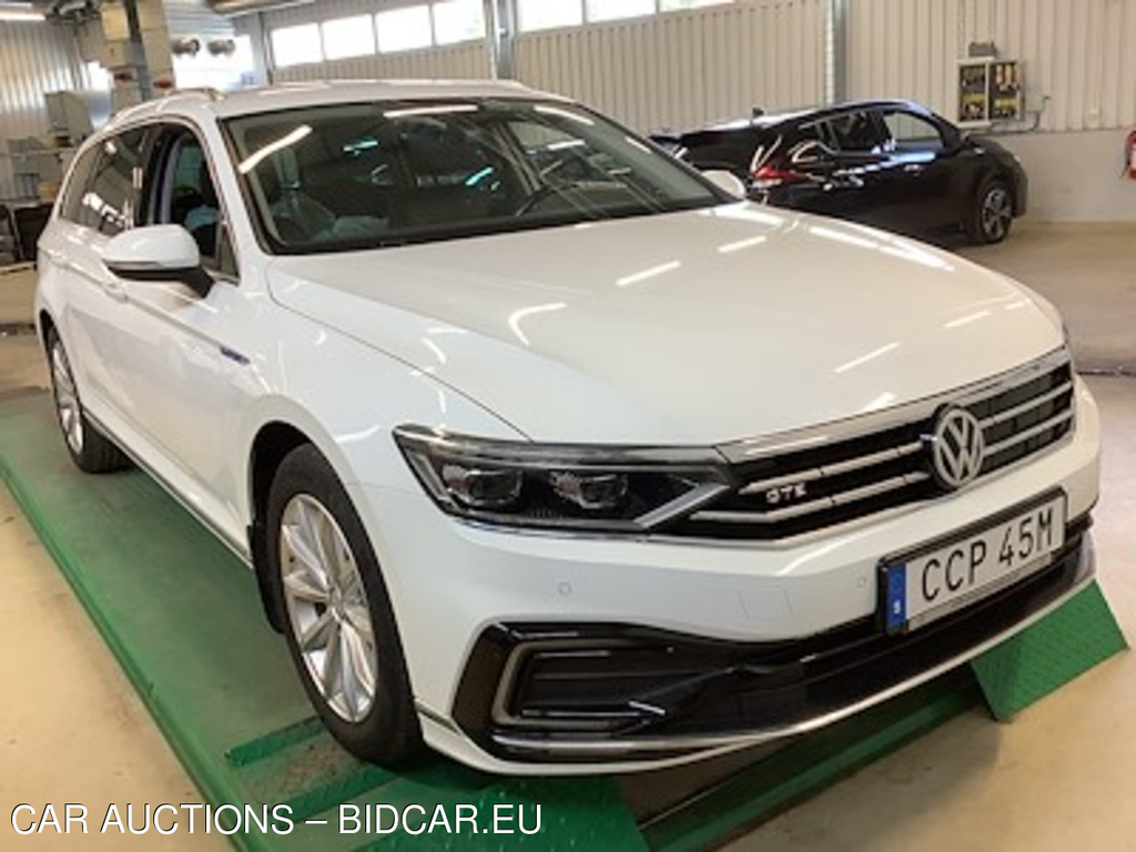 Volkswagen Passat GTE SC Executive Drag Varmare Kamera