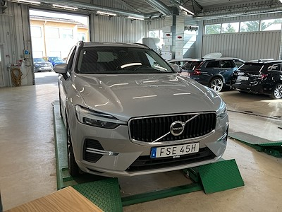 Volvo XC60 B4 AWD Momentum Adv Edt Skinn Kamera