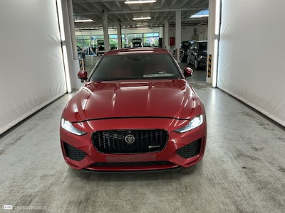 Jaguar XE 2.0 D200 AUTO R-DYNAMIC SE