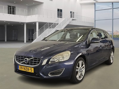 Volvo V60 2.0T MOMENTUM, 2011