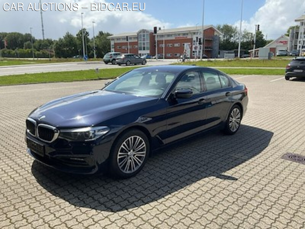 BMW 5 serie 2.0 520D F CONNECTED AUTO UA!