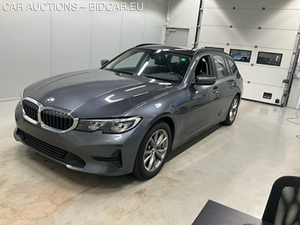 BMW Series 3 330d F Connected Touring Auto UA!