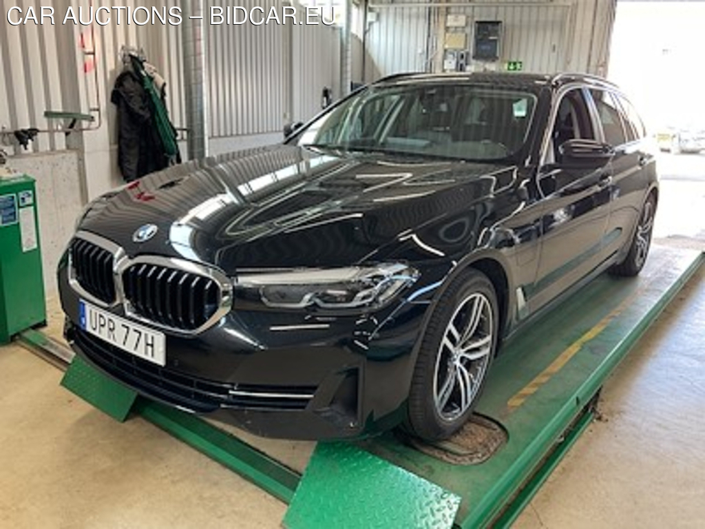 BMW 5-serie 530e Touring xDrive M-Sport HiFi Kamera Skinn