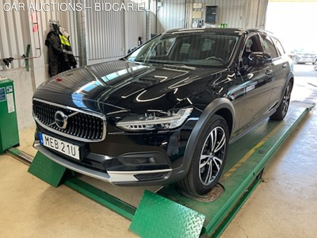 Volvo V90 cross country Cross Country B4 AWD Momentum Teknik Ljus Skinn H/K Drag Kamera BLIS VOC Navi