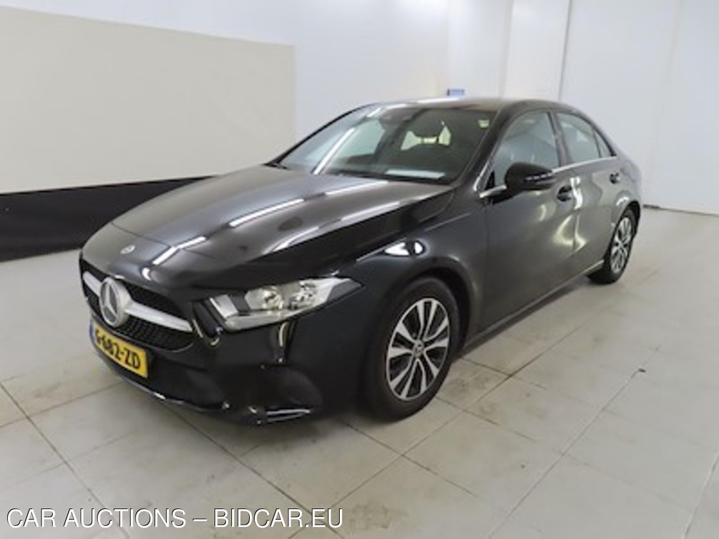 Mercedes-Benz A-klasse limousine A 180 d 7G-DCT Business Solution 4d