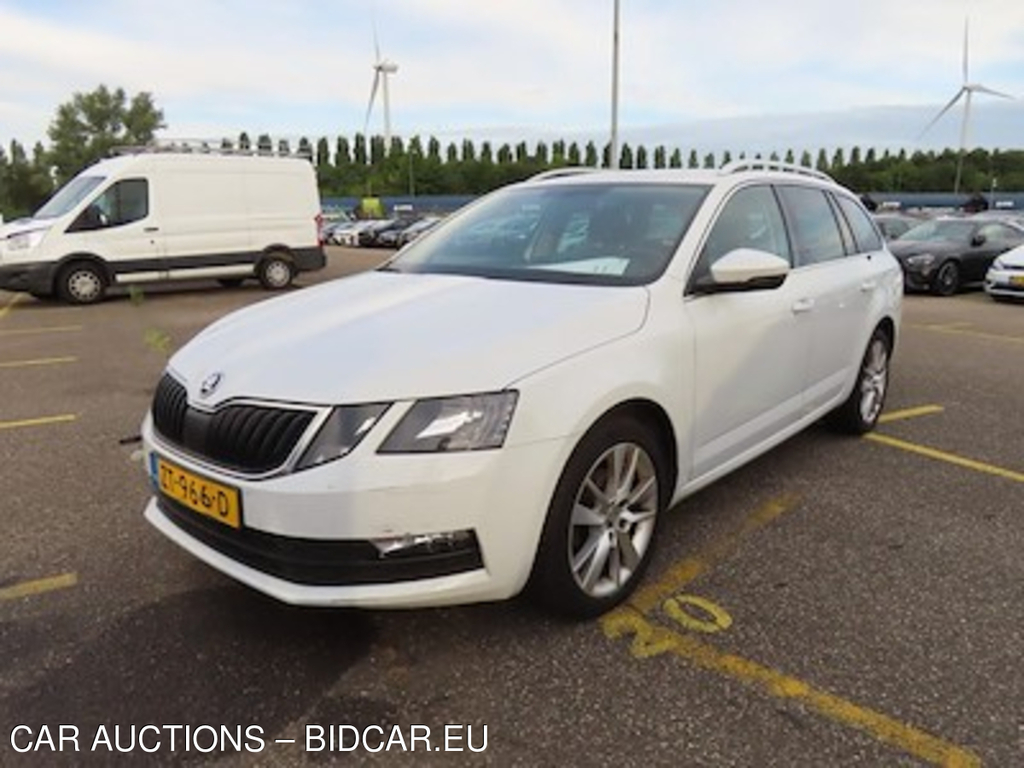Skoda Octavia combi 1.0 TSI Greentech DSG Clever Ed - DYNAMO AND HEADLIGHT UNIT BROKEN
