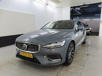 Volvo V60 T6 AWD Plug-in Hybrid Core - Bright 5d