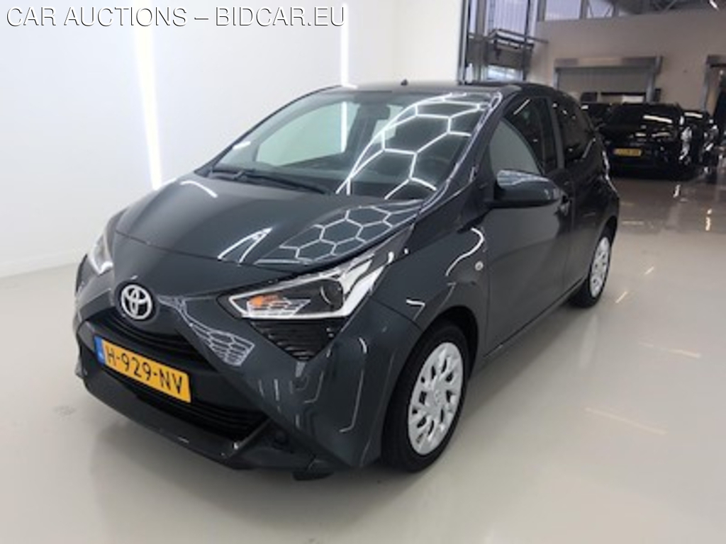 Toyota Aygo 1.0 VVT-i x-play 5d