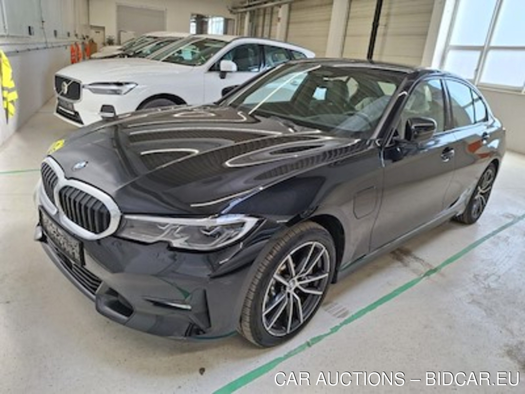 BMW Series 3 330e 135KW