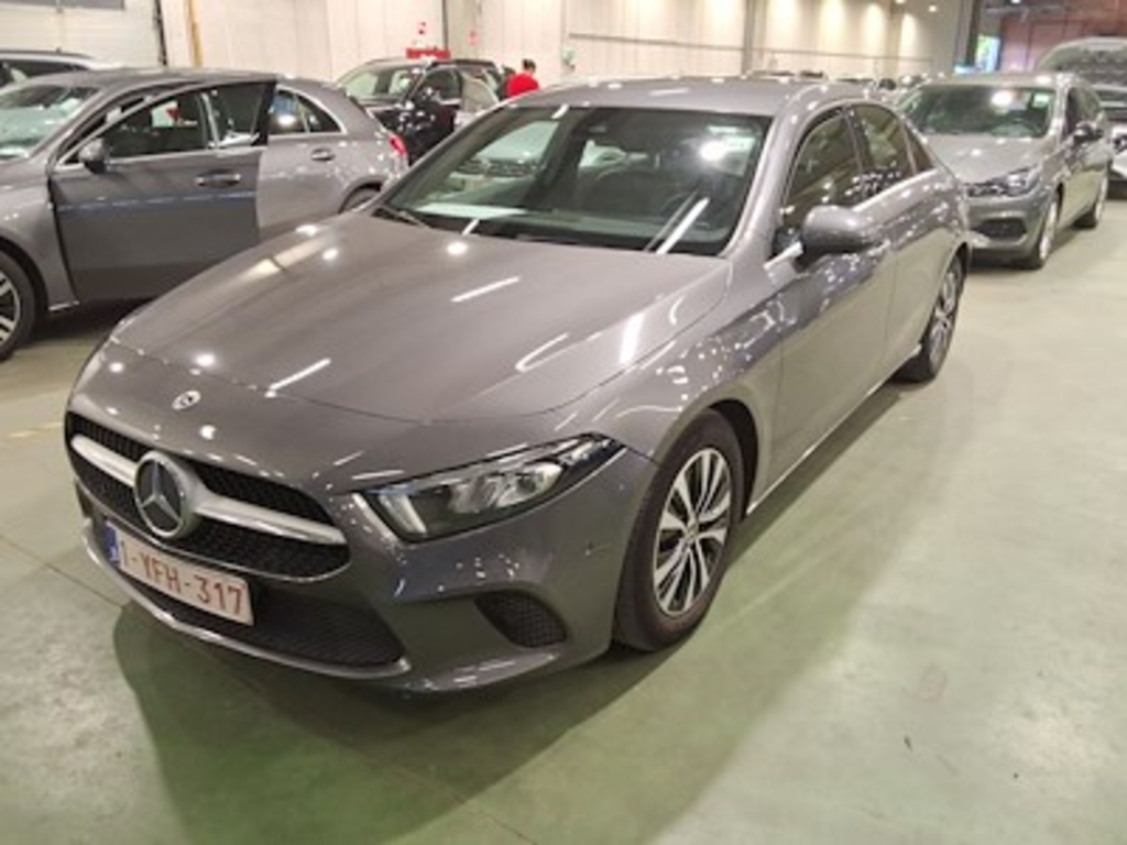 Mercedes-Benz Class A sedan diesel v177 A 180 d Business Solution