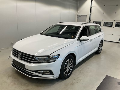 Volkswagen Passat 2.0 Tdi 150 Scr Business Plus Dsg Varian UA! Defective battery. Engine light ON. Uneven engine runni