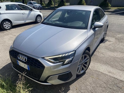 Audi A3 35 TDI S tronic Business, 2021